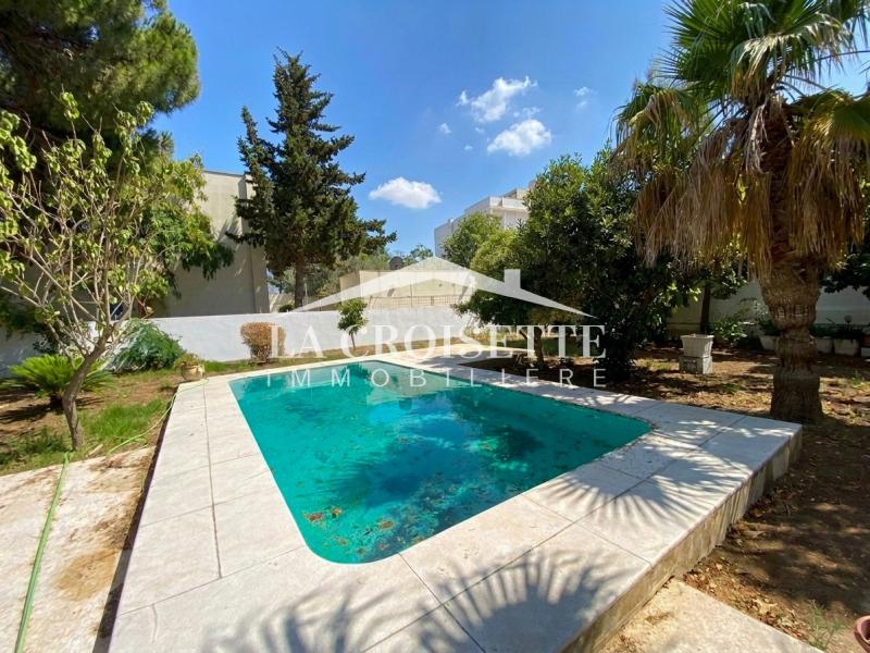 Rez-de-chaussée de villa S+3 avec piscine à La Marsa